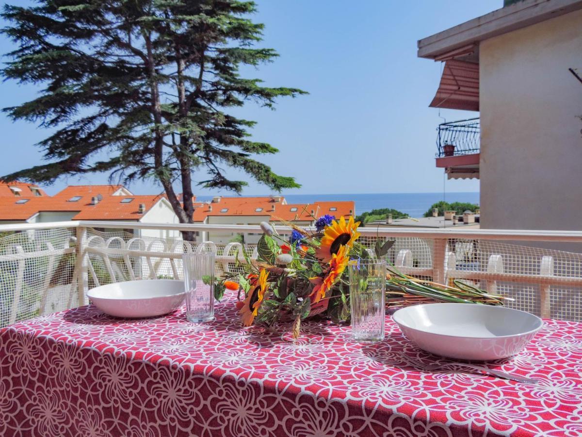 H11 Terrazzo Al Mare - Riva Ligure - Spiagge Apartment Екстериор снимка